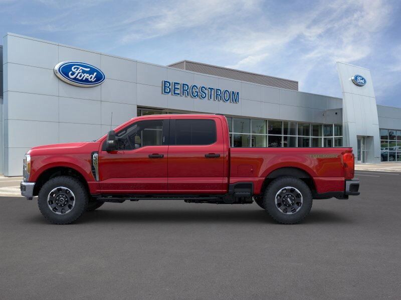 2025 Ford F-350SD XLT Green Bay WI