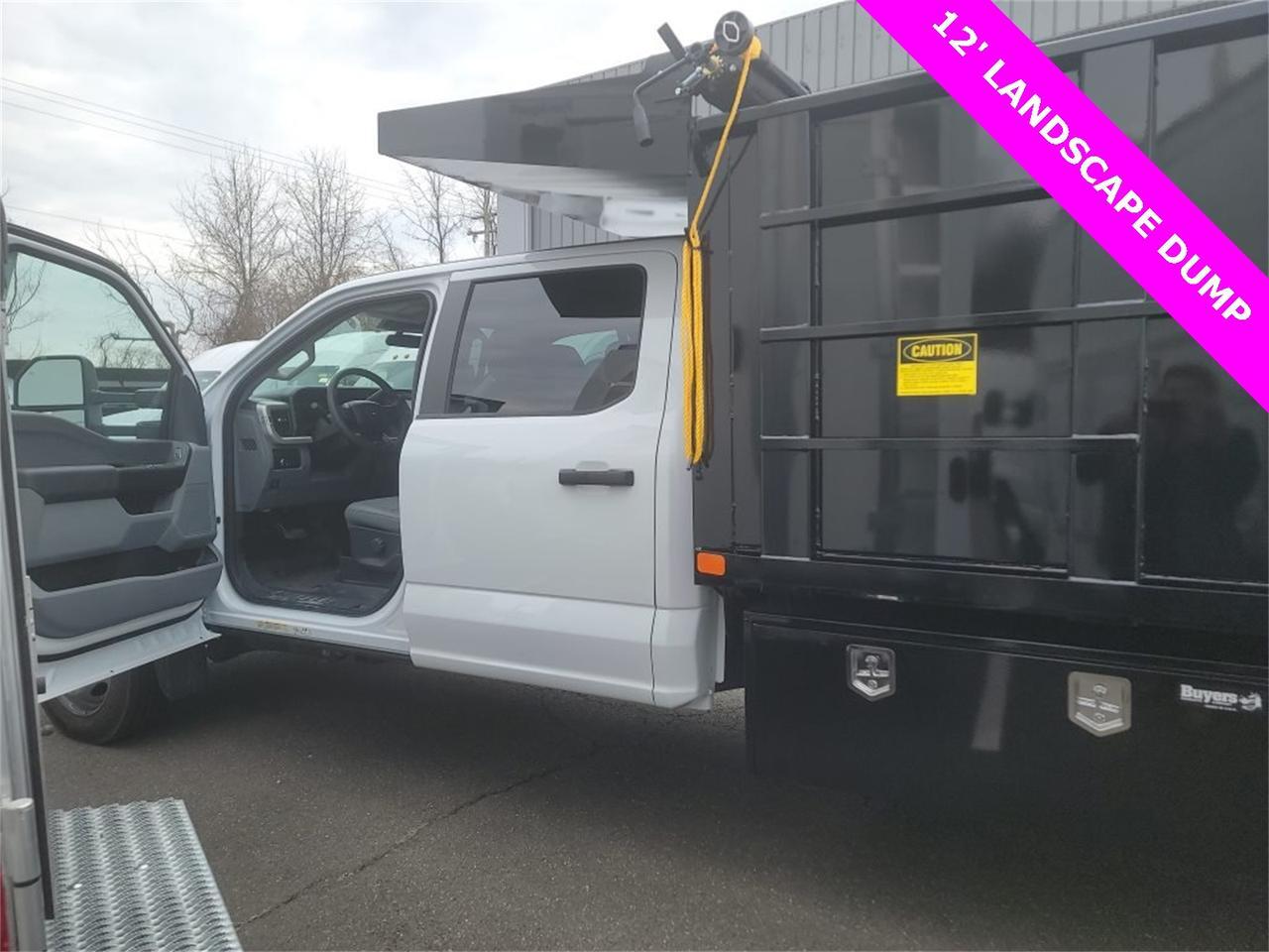 2025 Ford F-550SD XL