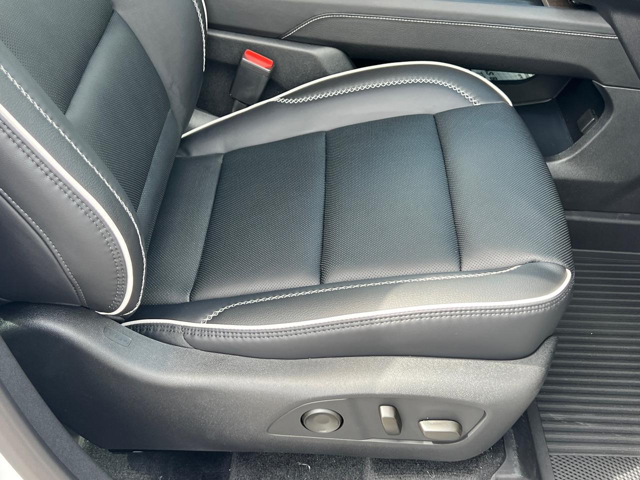 2025 GMC Acadia Denali Hagerstown MD