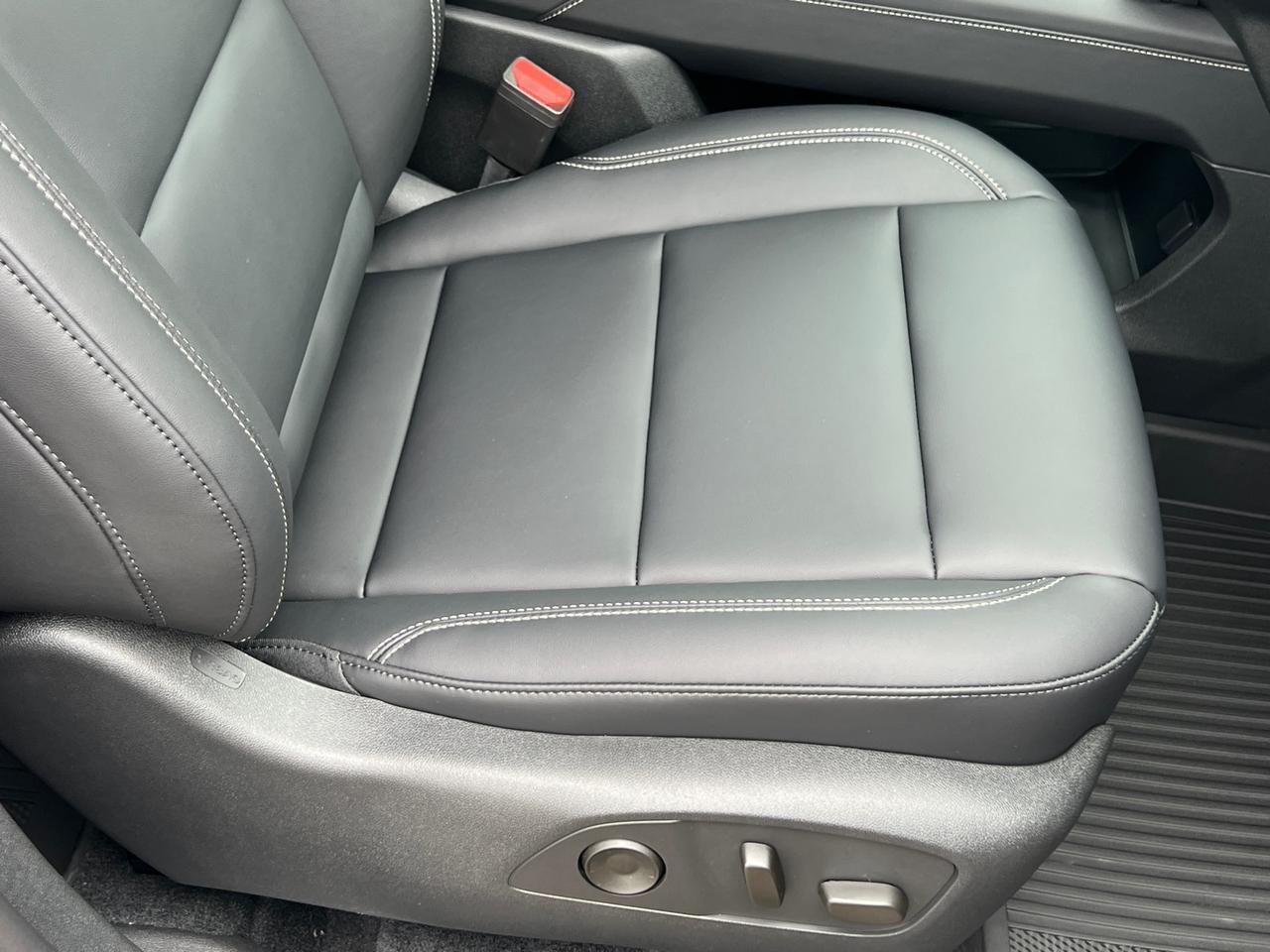 2025 GMC Acadia Elevation Hagerstown MD