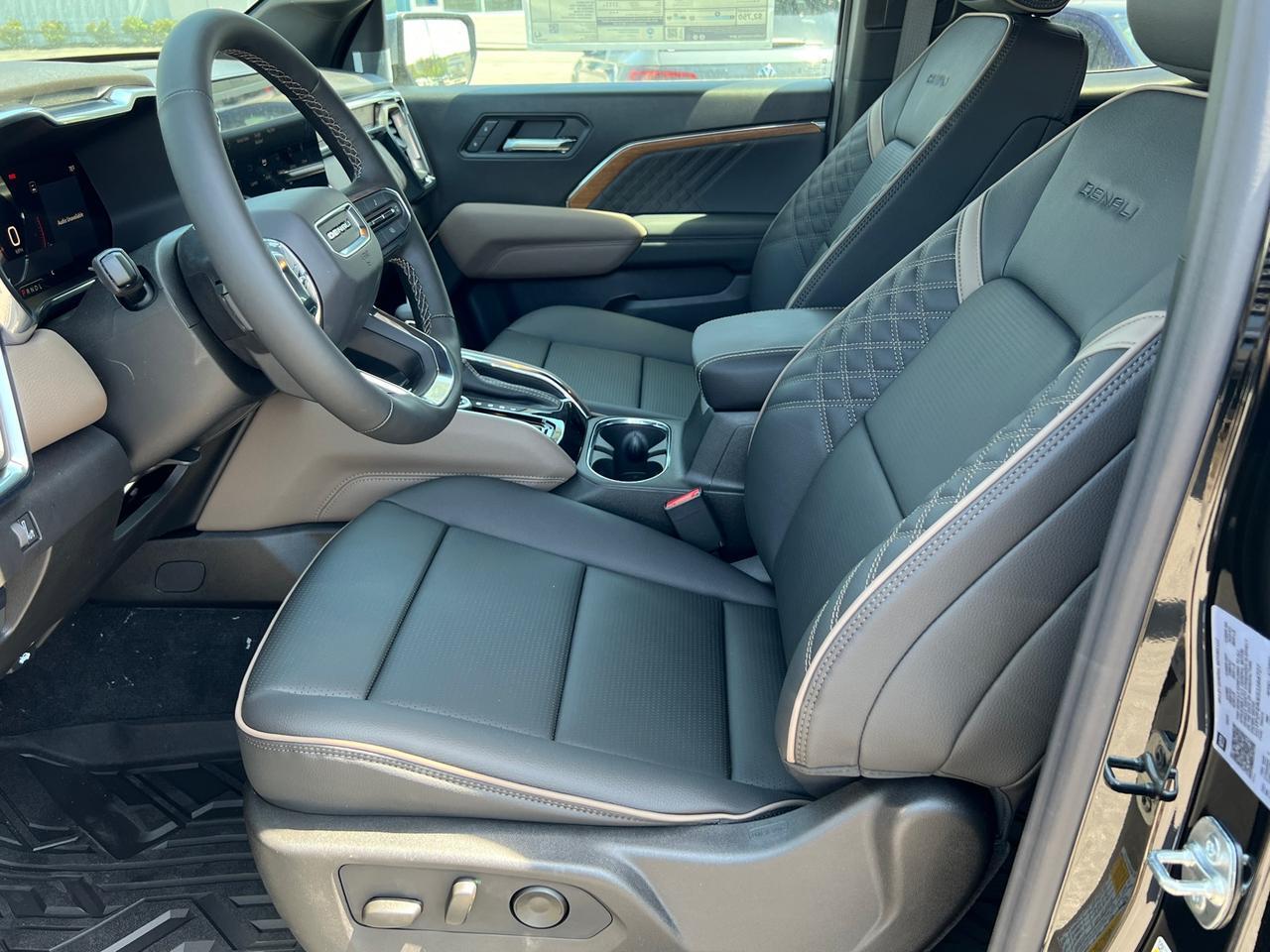 2025 GMC Canyon Denali Hagerstown MD