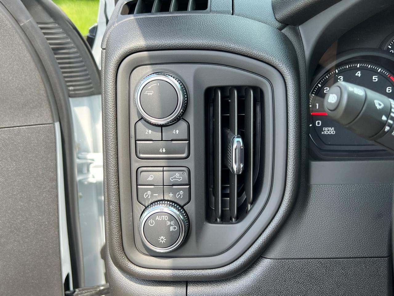 2025 GMC Sierra 2500HD Pro Hagerstown MD