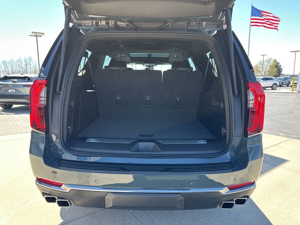 2025 GMC Yukon XL AT4 Manitowoc WI