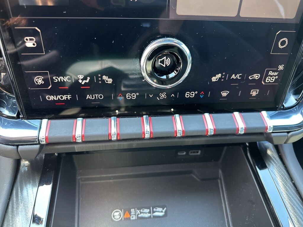 2025 GMC Yukon XL AT4 Manitowoc WI