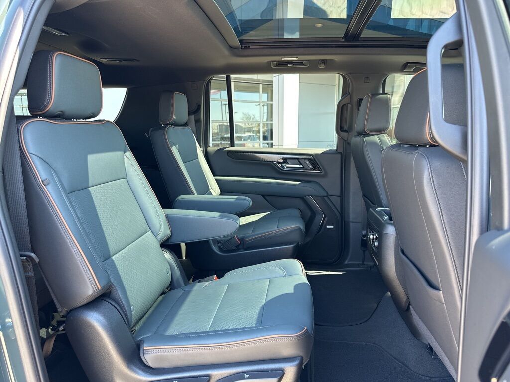 2025 GMC Yukon XL AT4 Manitowoc WI