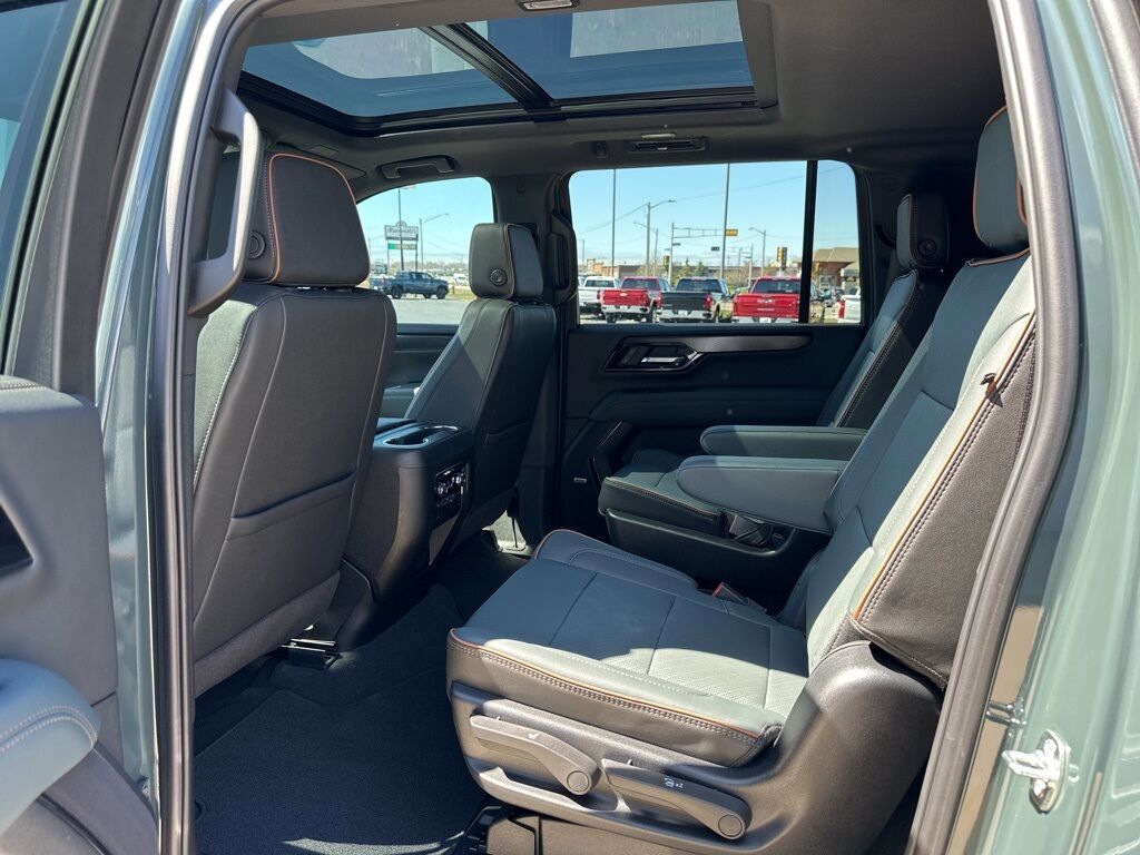 2025 GMC Yukon XL AT4 Manitowoc WI