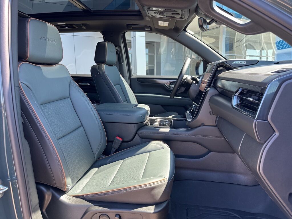 2025 GMC Yukon XL AT4 Manitowoc WI