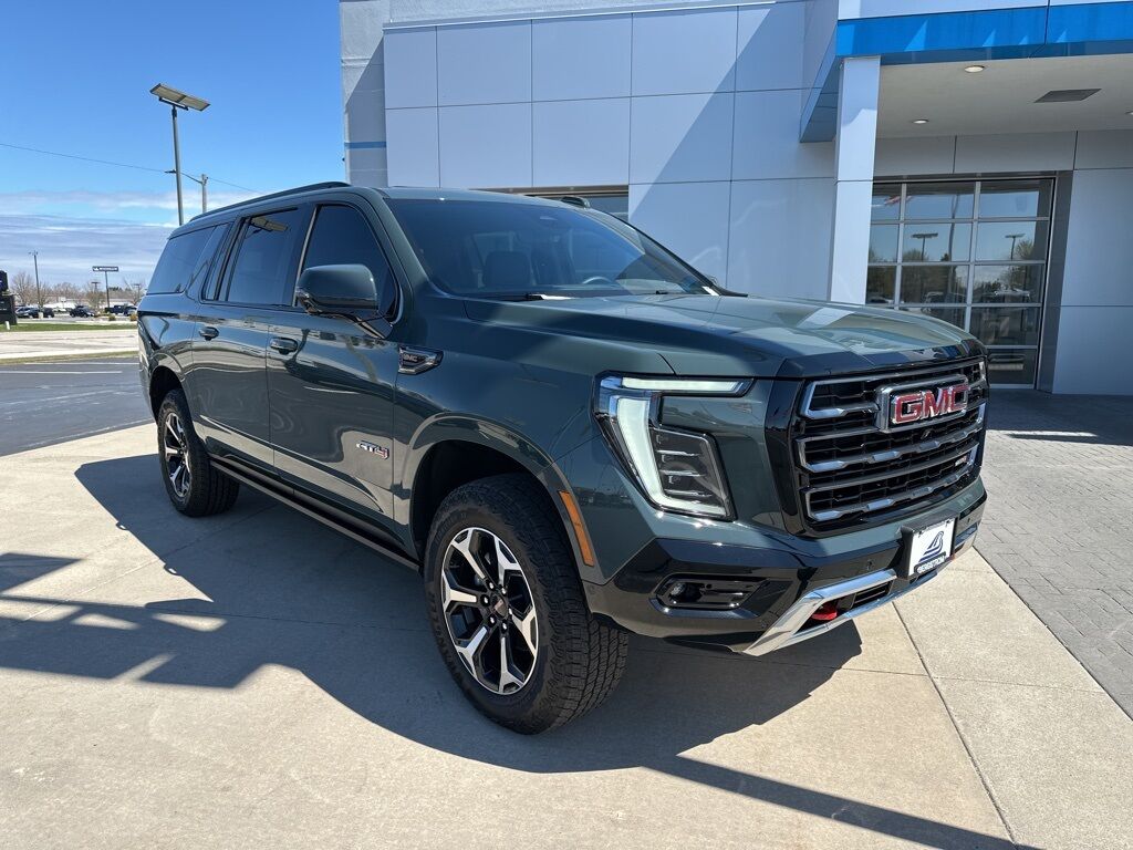 2025 GMC YUKON XL AT4 Manitowoc WI