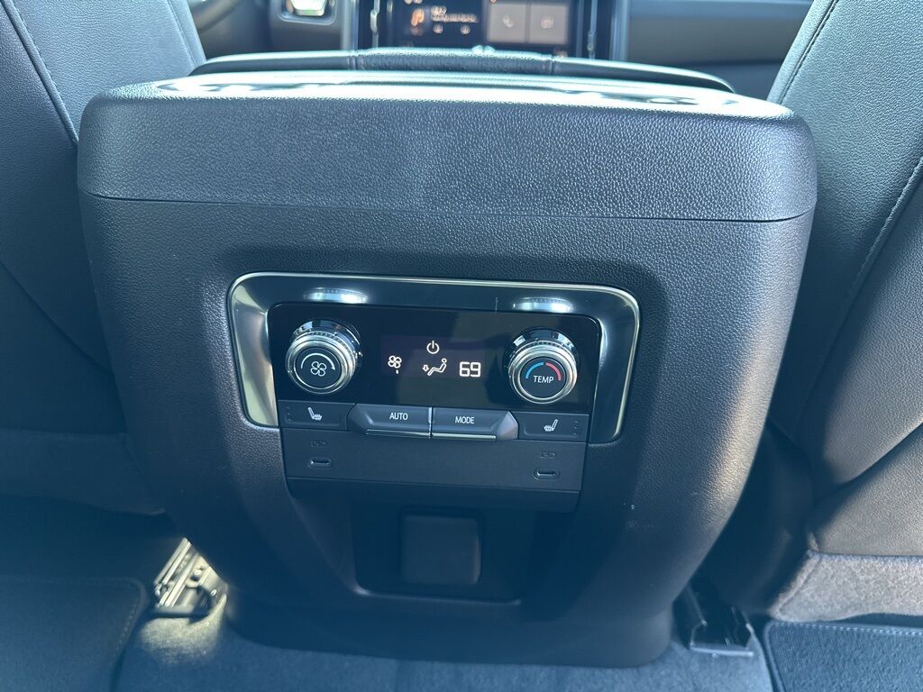 2025 GMC Yukon XL AT4 Manitowoc WI