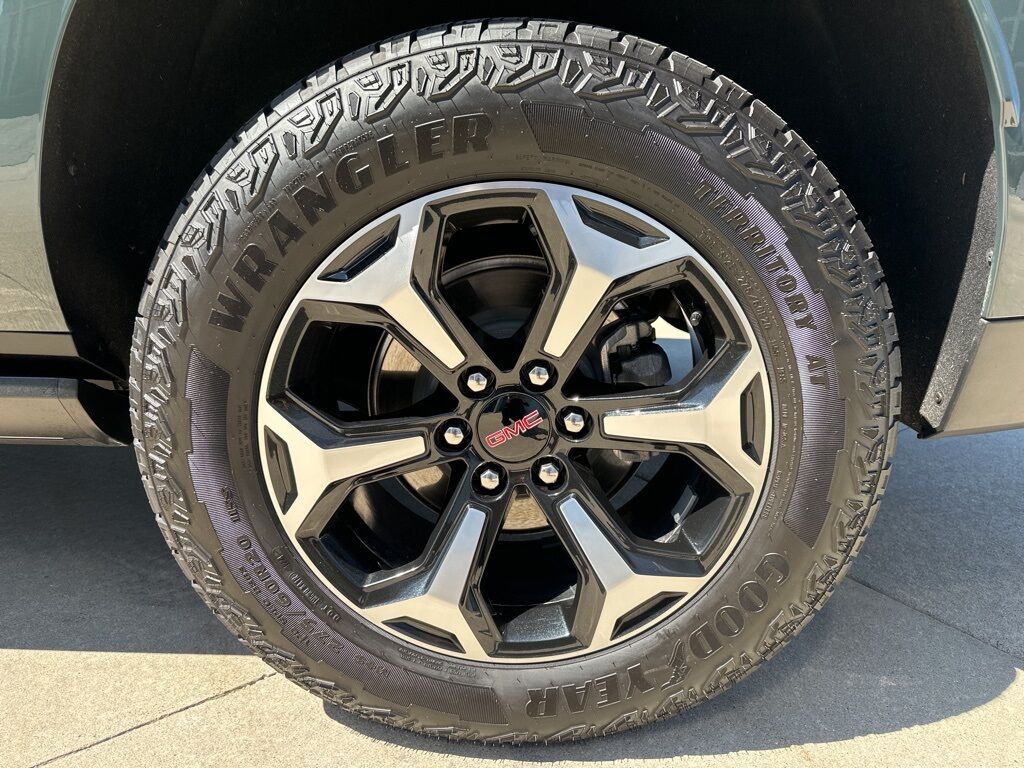 2025 GMC Yukon XL AT4 Manitowoc WI