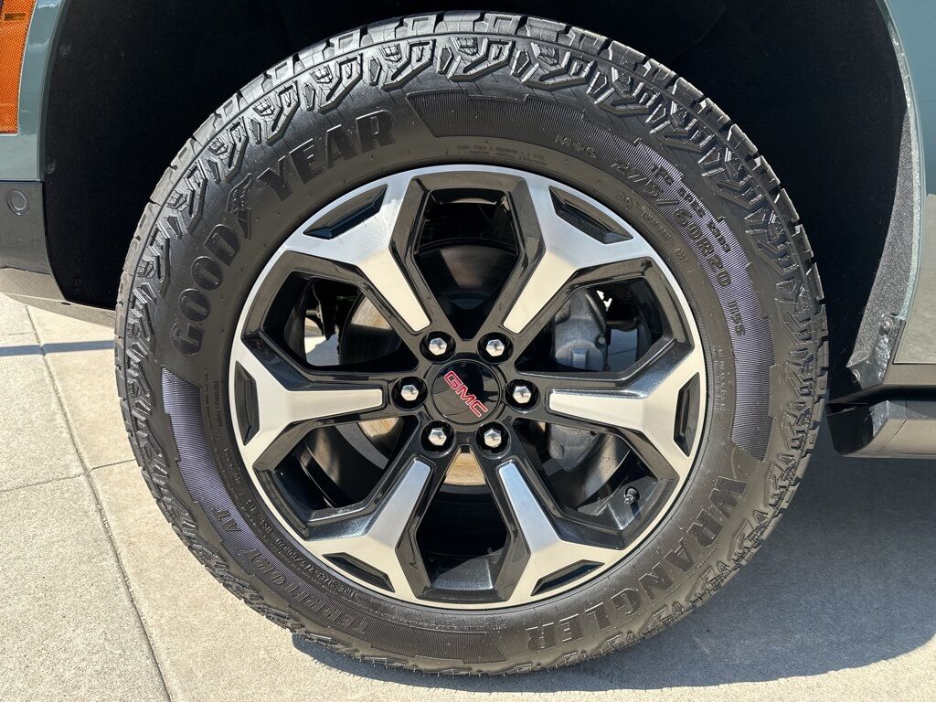 2025 GMC Yukon XL AT4 Manitowoc WI