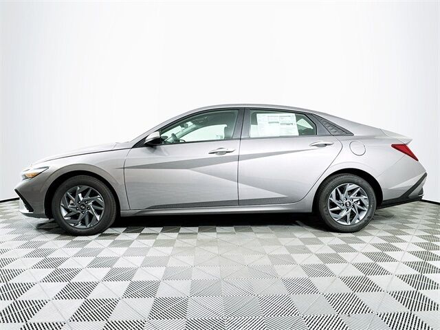2025 Hyundai Elantra Hybrid Blue Quincy MA