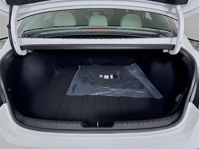 2025 Hyundai Elantra Hybrid Limited Quincy MA