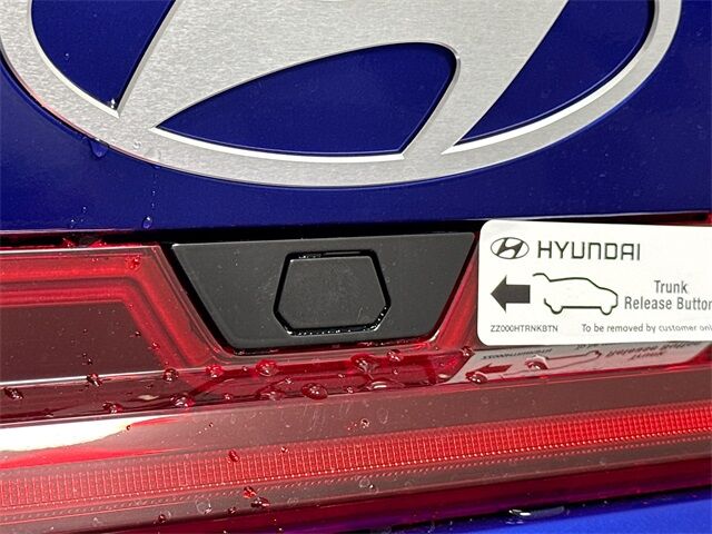 2025 Hyundai Elantra Hybrid Limited Quincy MA