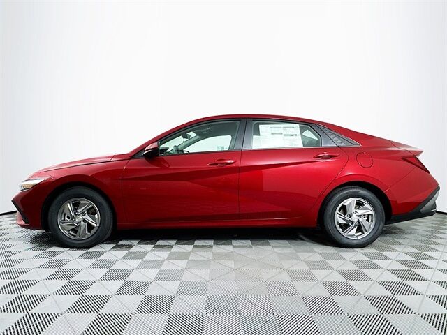 2025 Hyundai Elantra SE Quincy MA