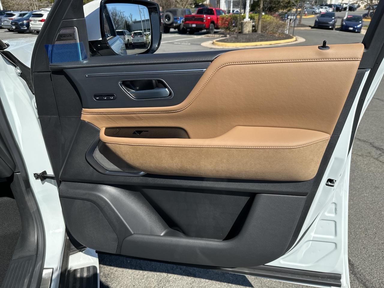 2025 INFINITI QX80 SENSORY Chantilly VA