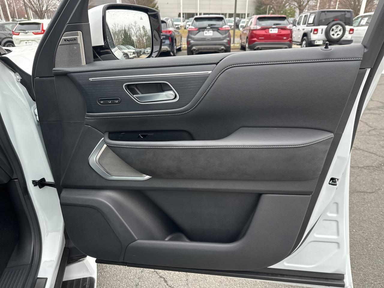 2025 INFINITI QX80 SENSORY Chantilly VA