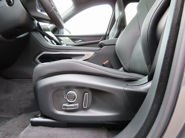2025 Jaguar F-PACE P400 R-Dynamic S Merriam KS