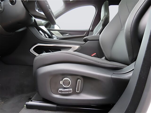 2025 Jaguar F-PACE P400 R-Dynamic S Merriam KS