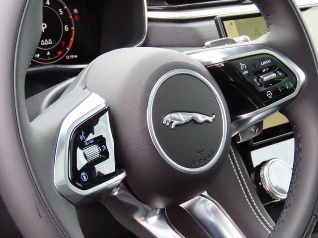 2025 Jaguar F-PACE P400 R-Dynamic S Merriam KS