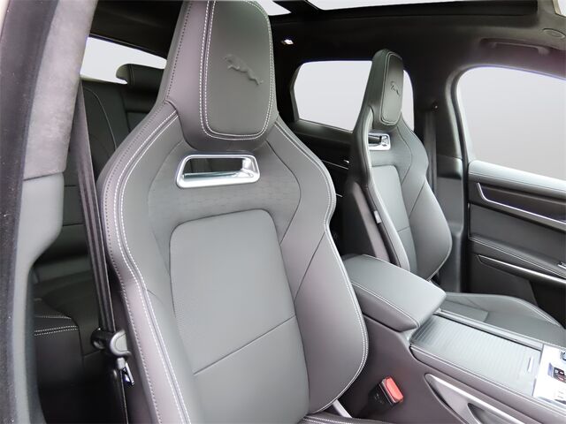 2025 Jaguar F-PACE P400 R-Dynamic S Merriam KS