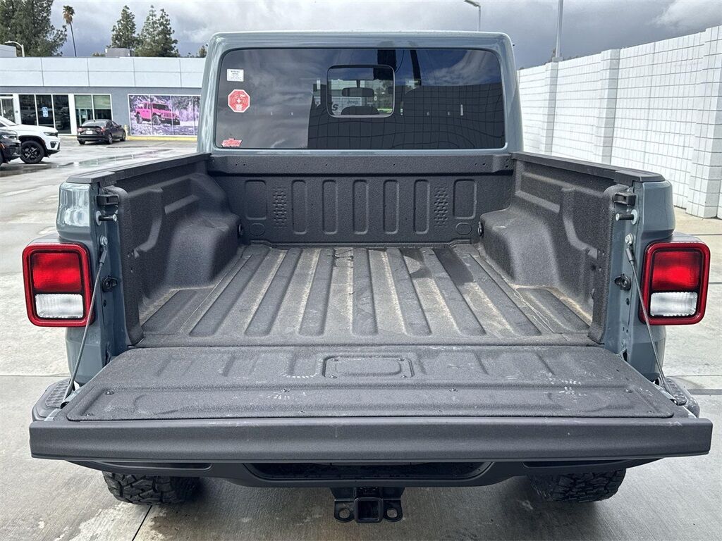 2025 Jeep Gladiator Nighthawk Quincy MA