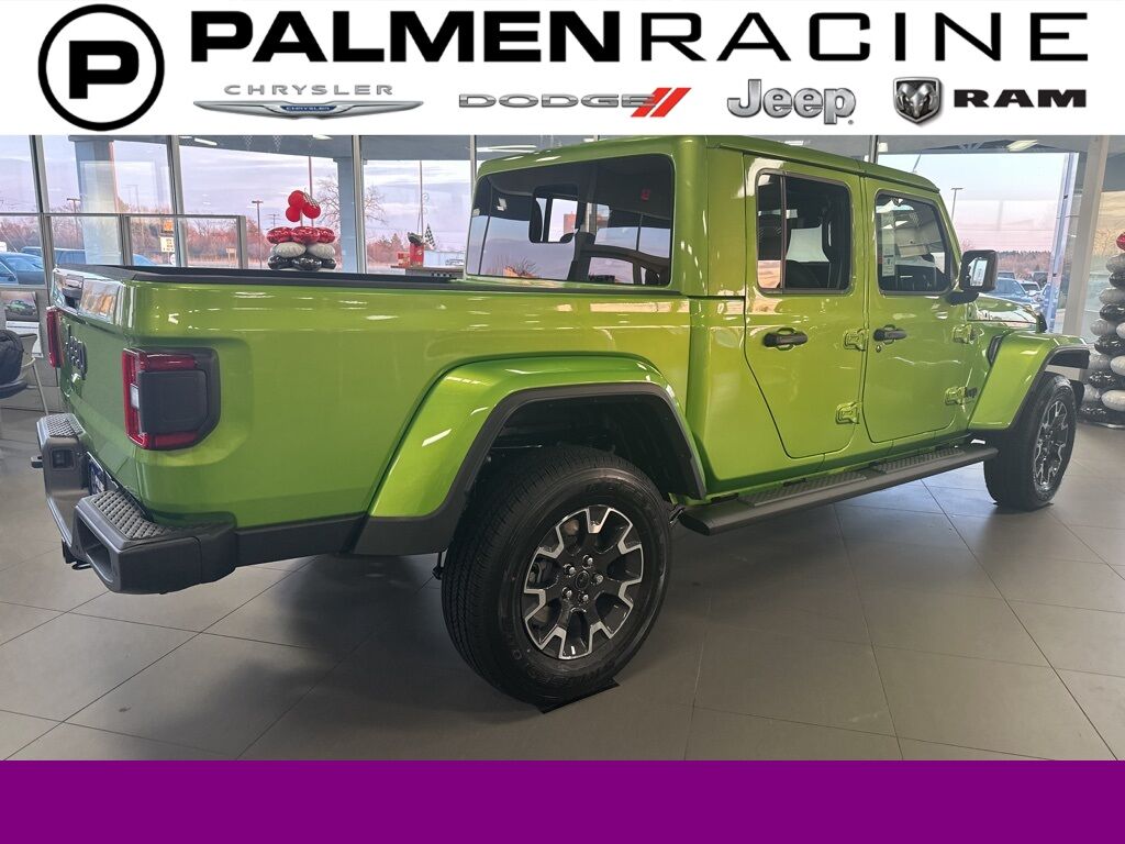 2025 Jeep Gladiator Sport Racine WI
