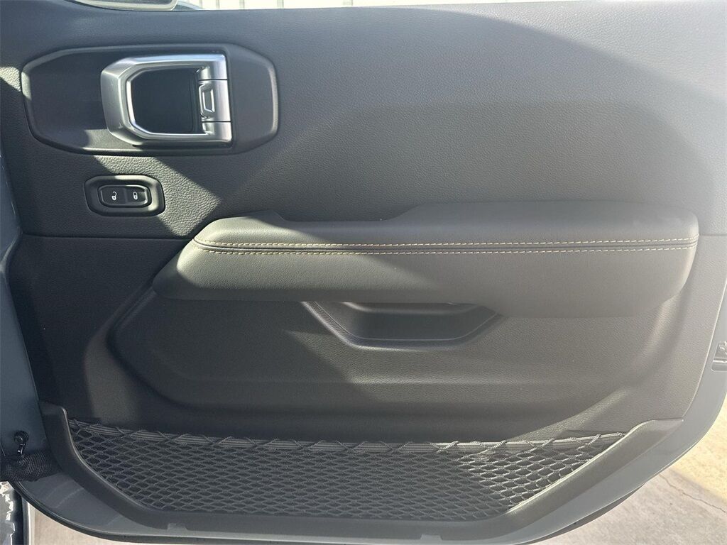 2025 Jeep Gladiator Sport Quincy MA