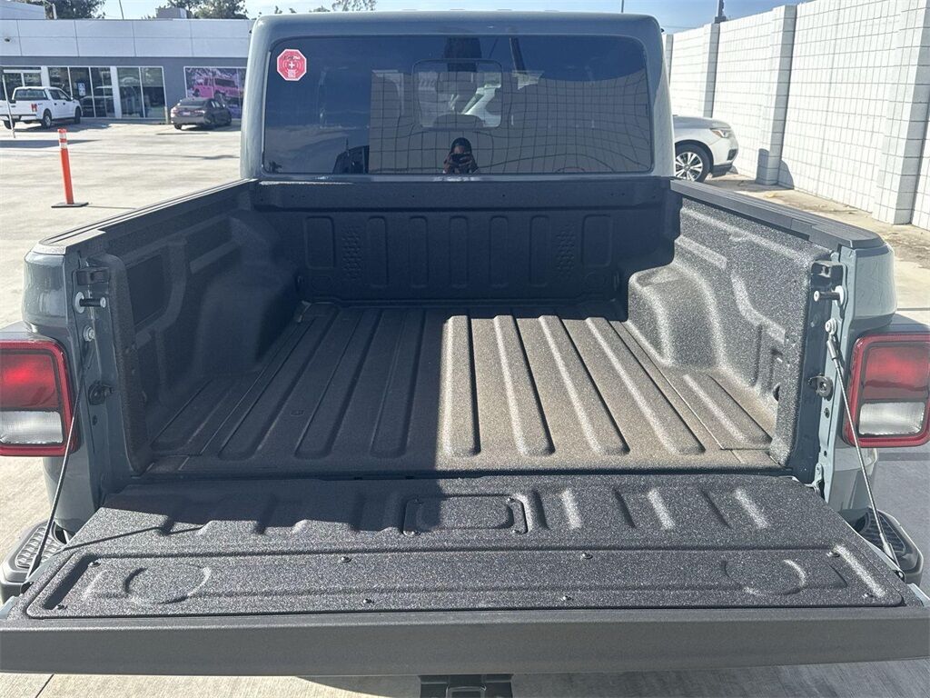 2025 Jeep Gladiator Sport Quincy MA