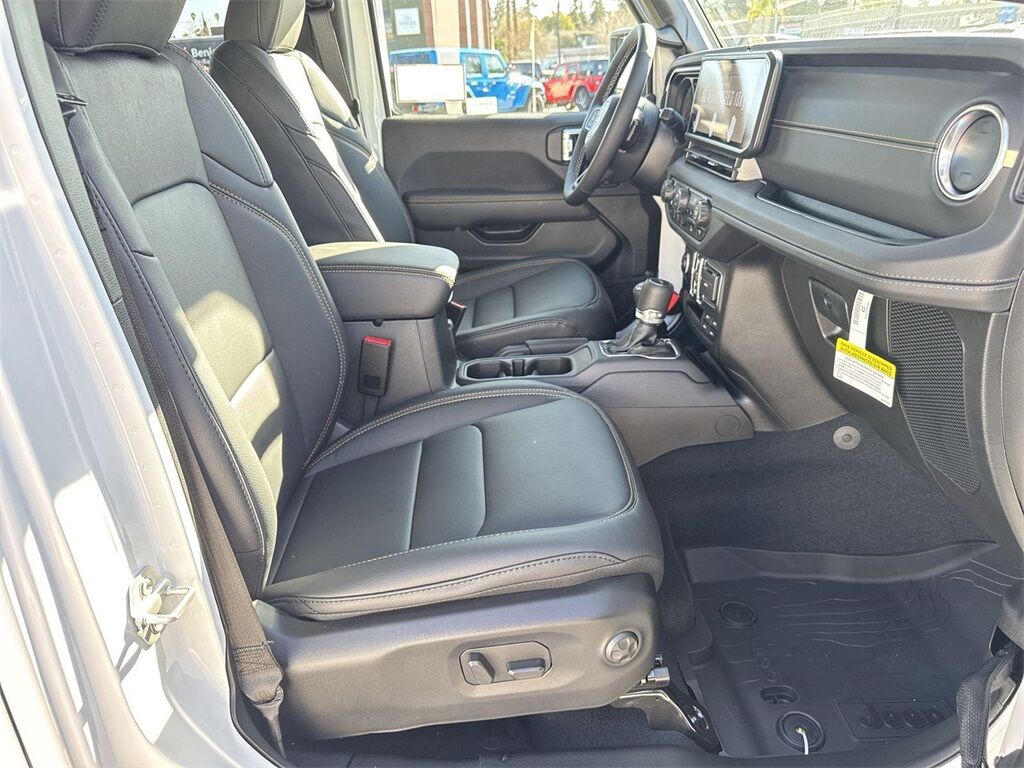 2025 Jeep Gladiator Sport Quincy MA