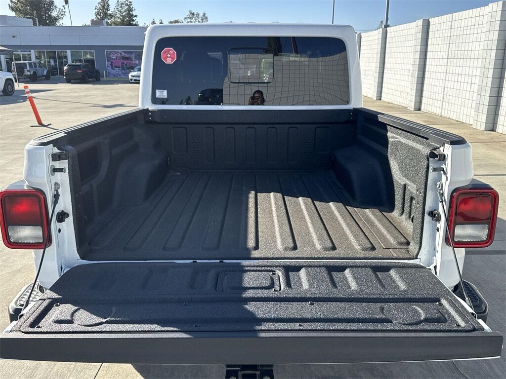 2025 Jeep Gladiator Sport Quincy MA