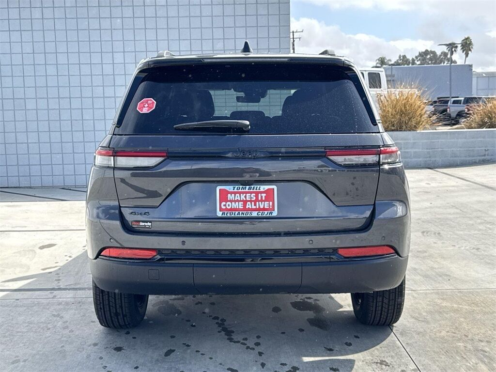2025 Jeep Grand Cherokee Altitude Quincy MA