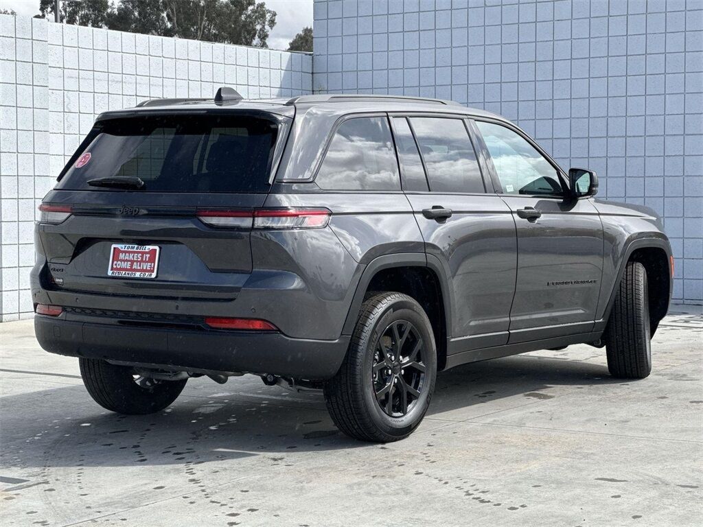 2025 Jeep Grand Cherokee Altitude Quincy MA