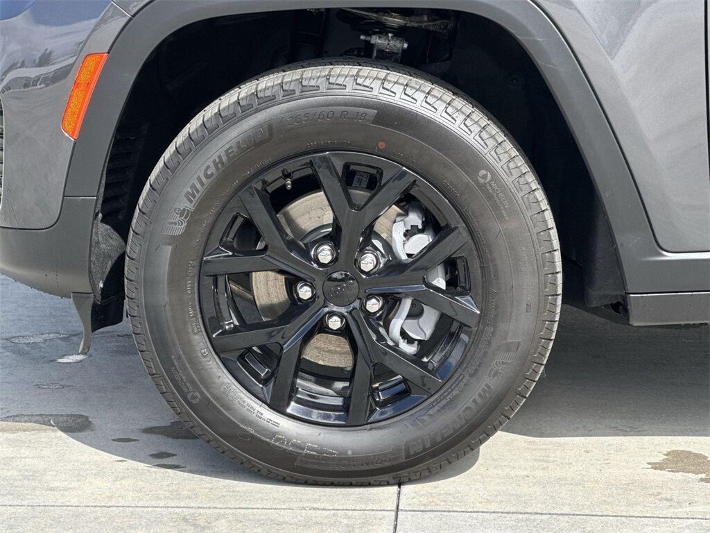 2025 Jeep Grand Cherokee Altitude Quincy MA