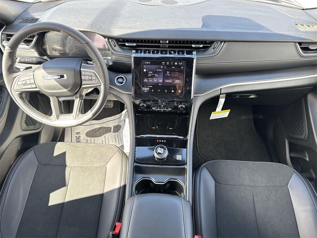 2025 Jeep Grand Cherokee Altitude Quincy MA