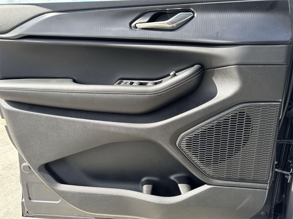 2025 Jeep Grand Cherokee Altitude Quincy MA