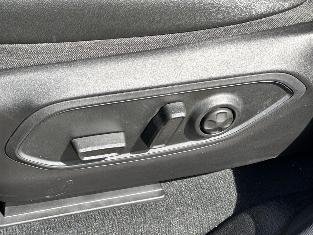 2025 Jeep Grand Cherokee Altitude Quincy MA