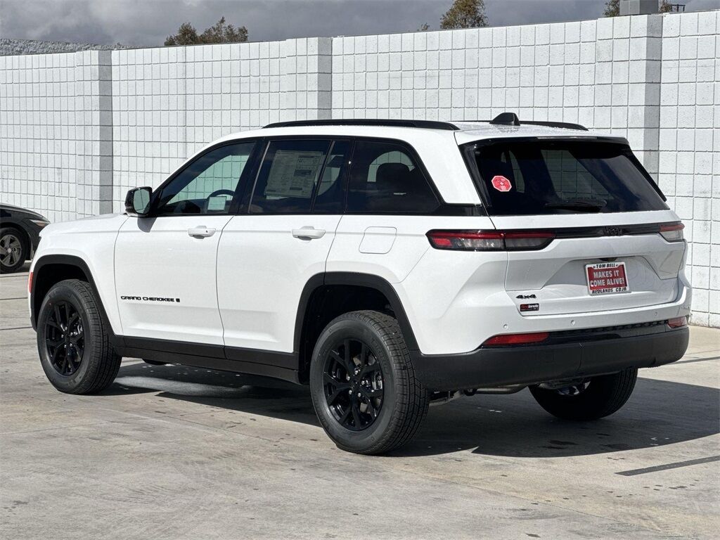 2025 Jeep Grand Cherokee Altitude Quincy MA