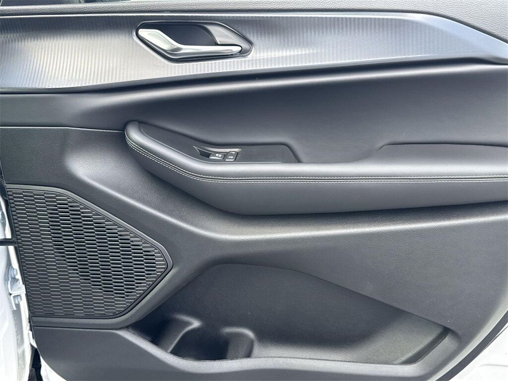 2025 Jeep Grand Cherokee Altitude Quincy MA