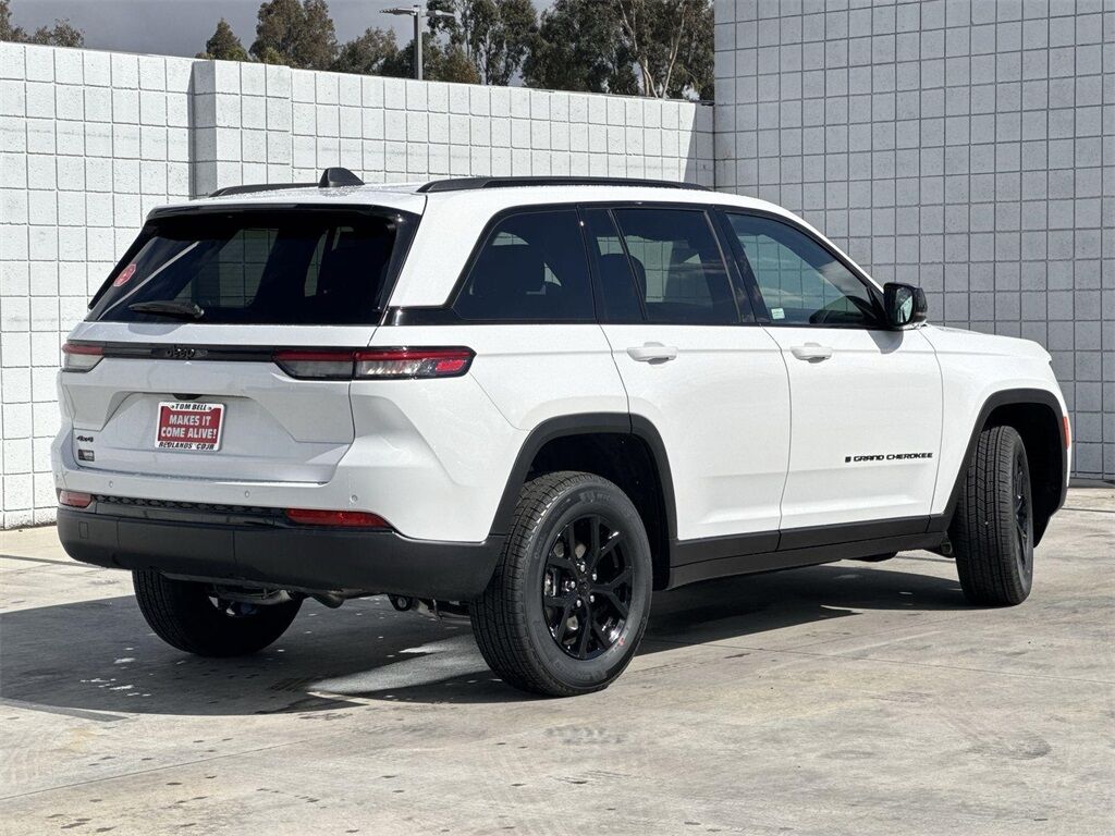 2025 Jeep Grand Cherokee Altitude Quincy MA