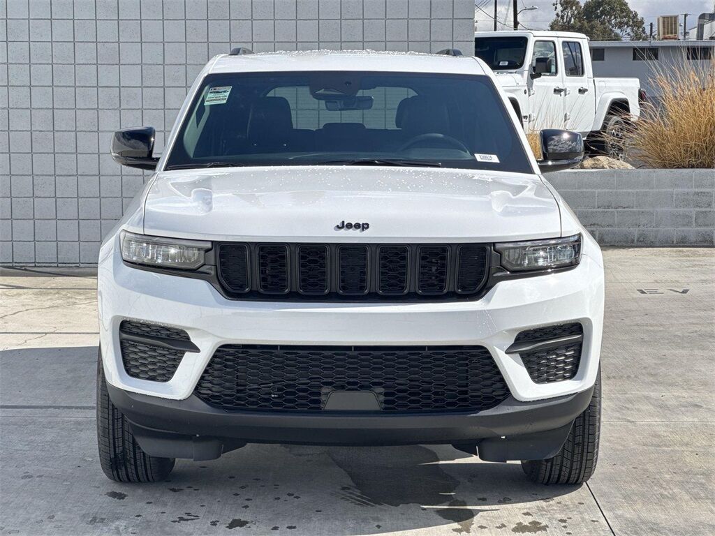 2025 Jeep Grand Cherokee Altitude Quincy MA