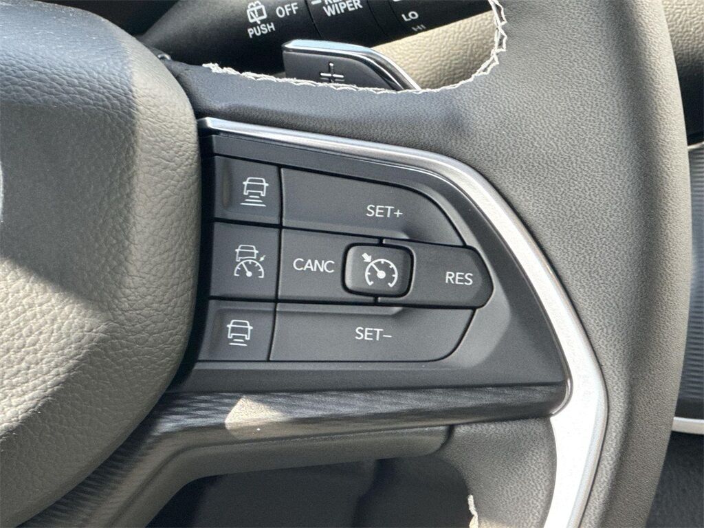 2025 Jeep Grand Cherokee Altitude Quincy MA