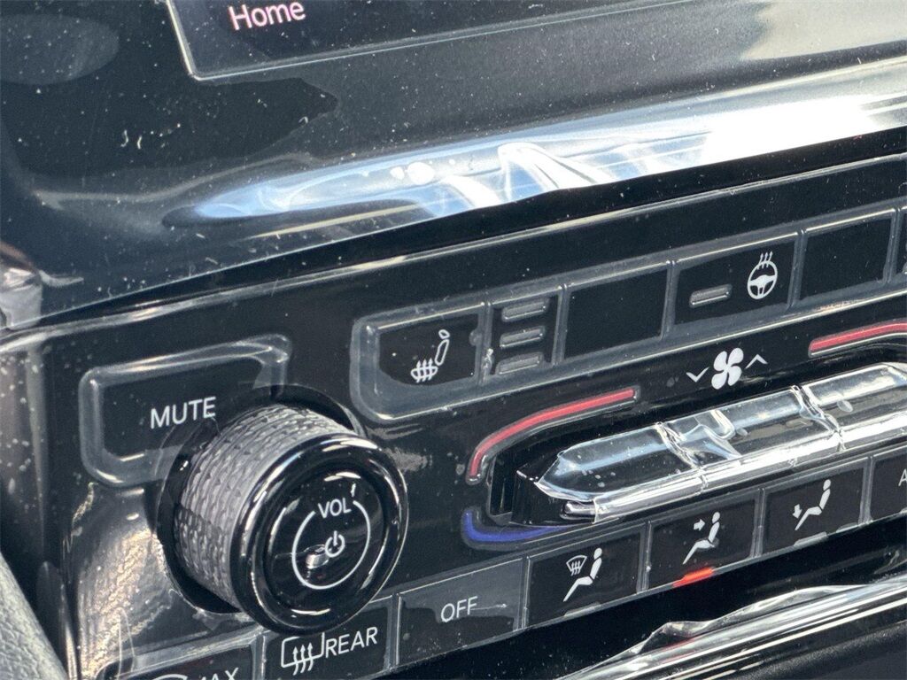 2025 Jeep Grand Cherokee Altitude Quincy MA