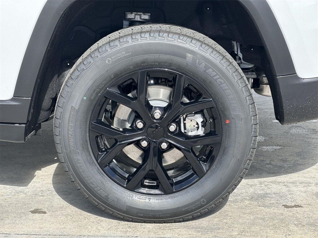 2025 Jeep Grand Cherokee Altitude Quincy MA