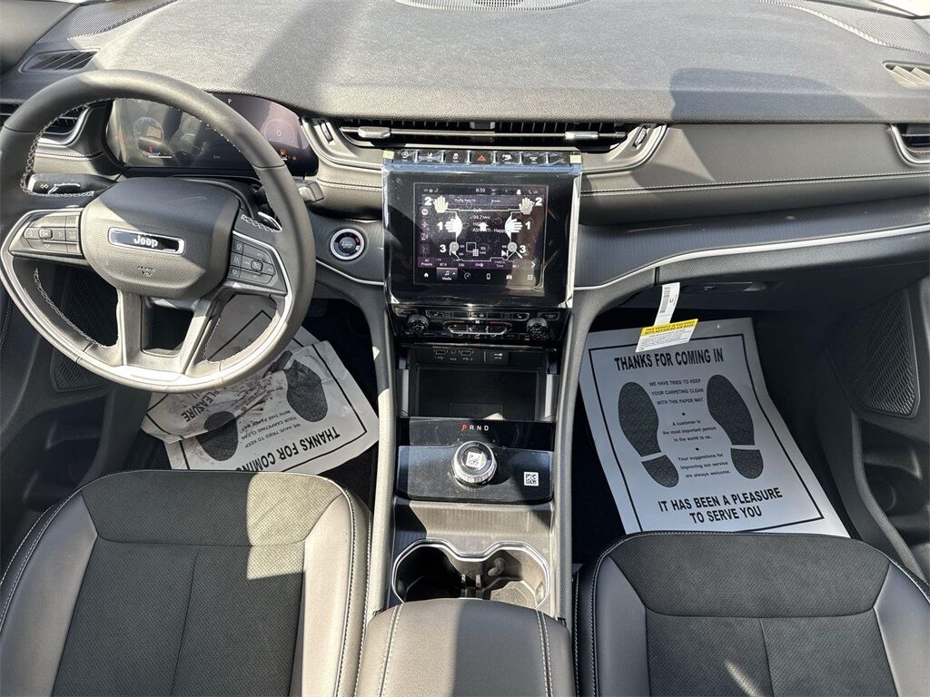 2025 Jeep Grand Cherokee Altitude Quincy MA