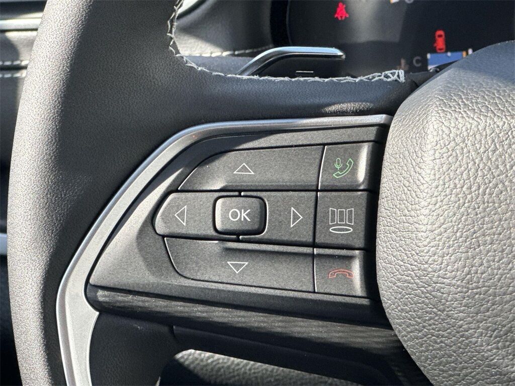 2025 Jeep Grand Cherokee Altitude Quincy MA