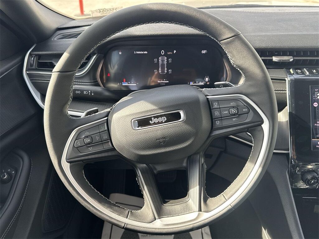 2025 Jeep Grand Cherokee Altitude Quincy MA