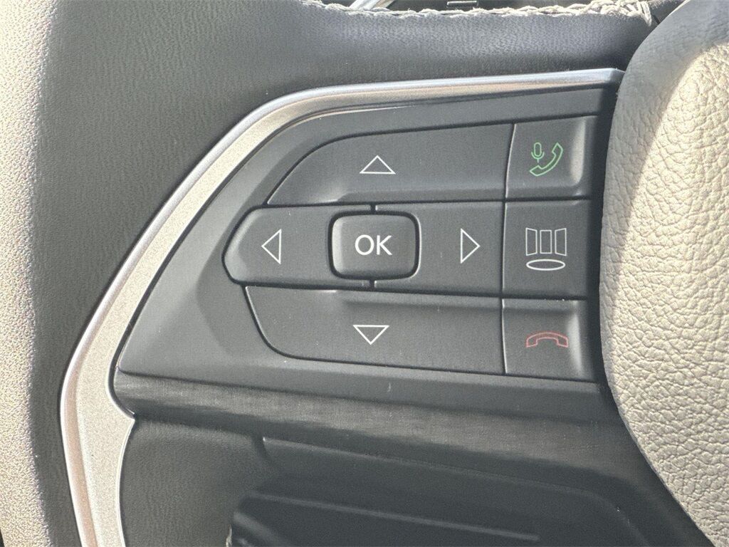 2025 Jeep Grand Cherokee Altitude Quincy MA