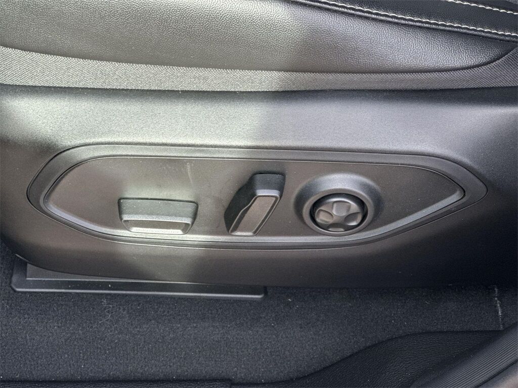 2025 Jeep Grand Cherokee Altitude Quincy MA