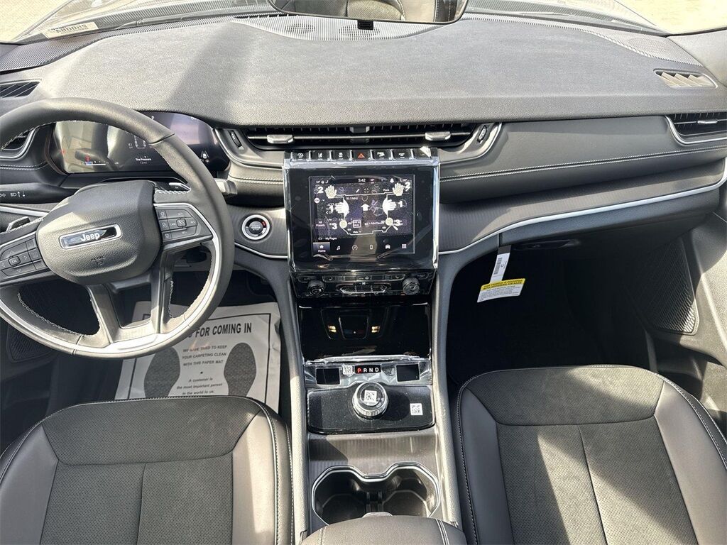 2025 Jeep Grand Cherokee Altitude Quincy MA